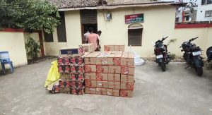 आबकारी विभाग की जोबट के कनवाड़ा में दबिश, घर से 5,50,000 की अवैध शराब जब्त