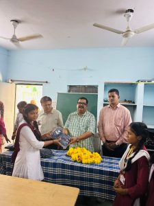 सेवा से संकल्प अभियान के तहत SDM ने पेश की संवेदनशीलता और सेवा भावना की मिसाल, छात्राओं के साथ बैठकर किया भोजन