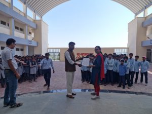खरडू बड़ी स्कूल की बदहाल व्यवस्था को लेकर कलेक्टर के नाम ज्ञापन, विद्यार्थियों की समस्याओं के निराकरण की मांग