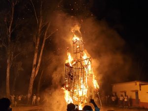 ग्राम खरडू बड़ी में धूमधाम से मनाया दशहरा पर्व, 41 फीट के रावण का किया दहन